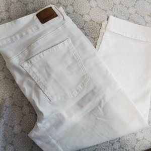 AE Artist Crop White Super Stretch X White Capris